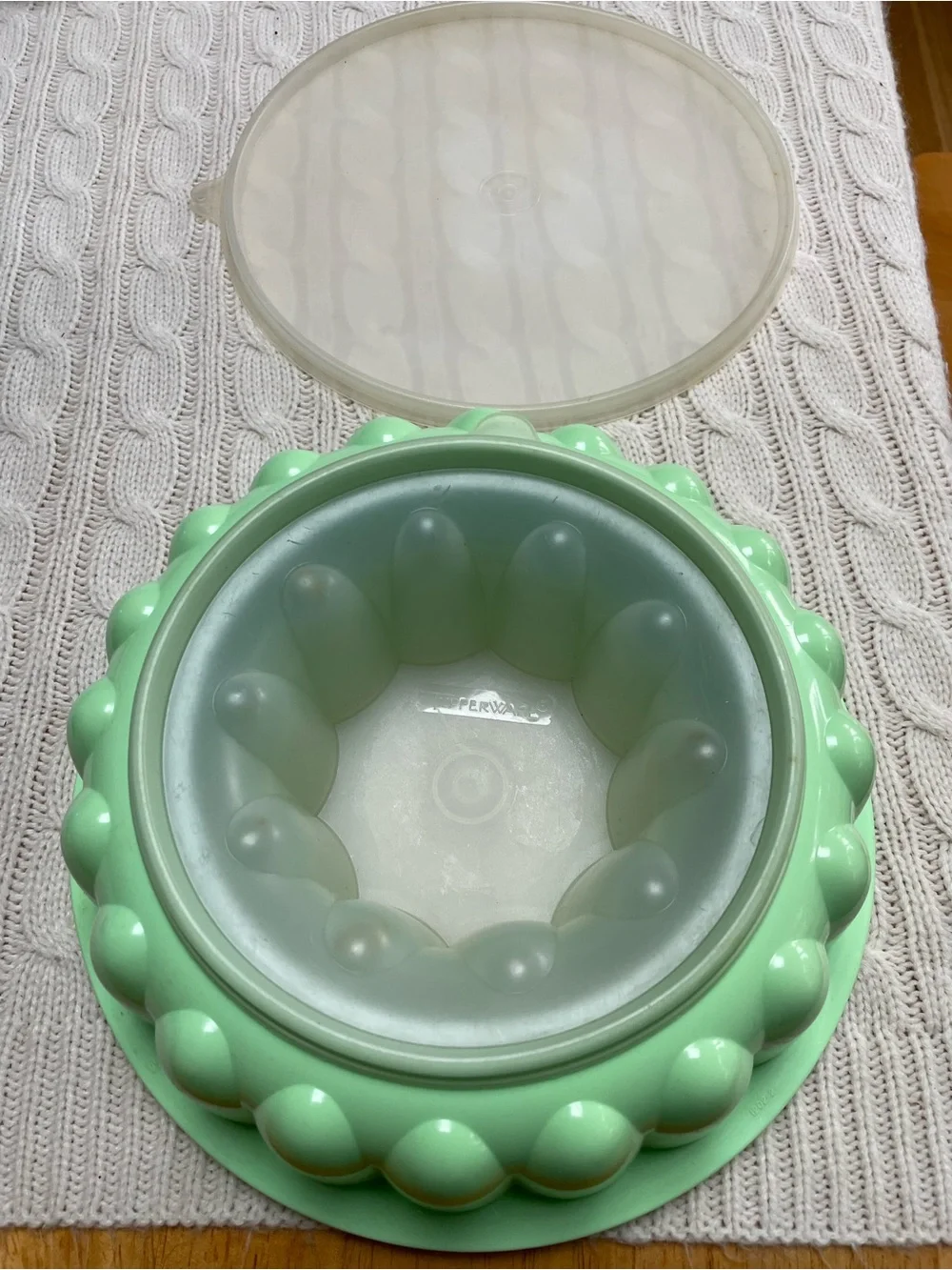 VTG Tupperware (think National Lampoon cat food recipe) Jadeite Green Jello Mold